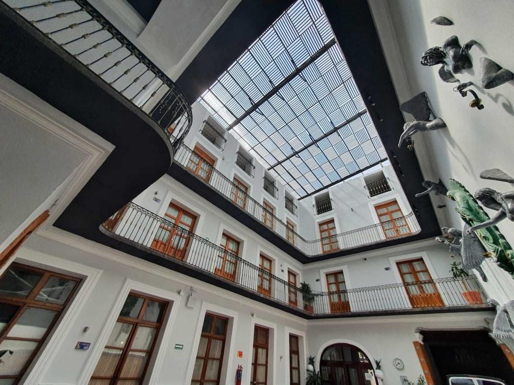 Hotel Plaza 3*
